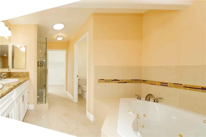 22336 Saticoy, Canoga Park, California 91303
