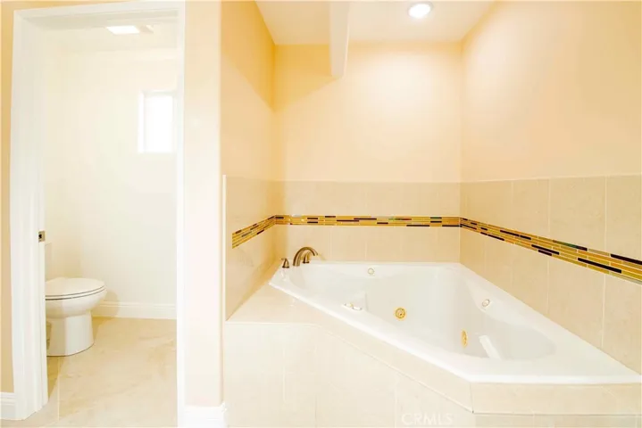 22336 Saticoy, Canoga Park, California 91303