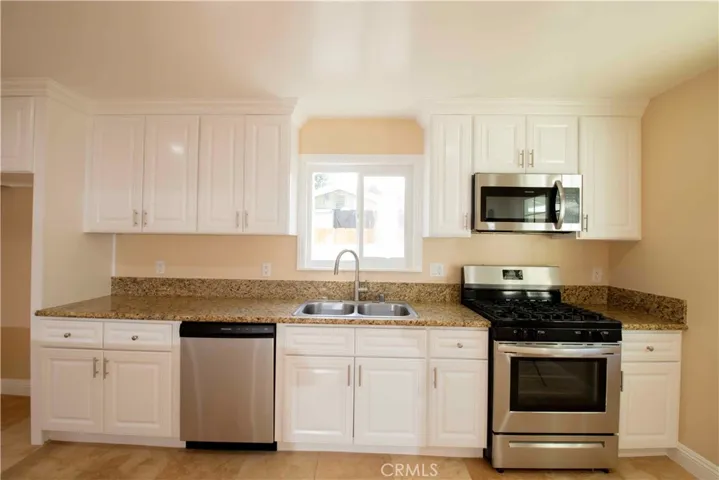 22336 Saticoy, Canoga Park, California 91303