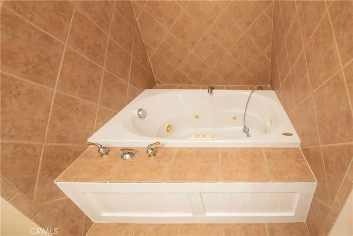 22336 Saticoy, Canoga Park, California 91303