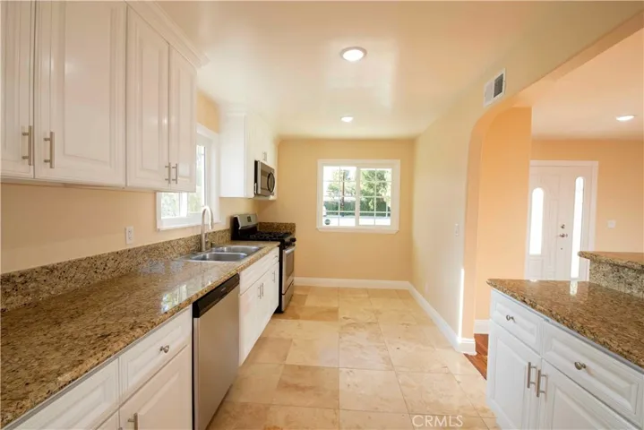 22336 Saticoy, Canoga Park, California 91303