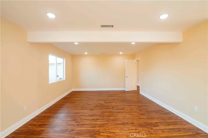 22336 Saticoy, Canoga Park, California 91303