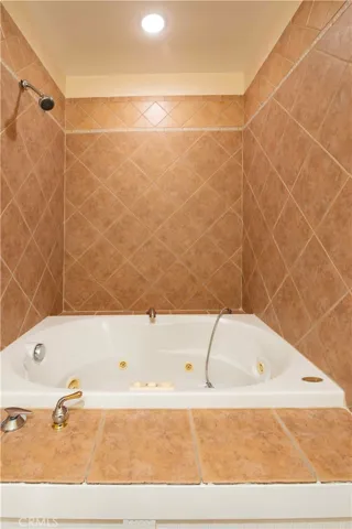 22336 Saticoy, Canoga Park, California 91303