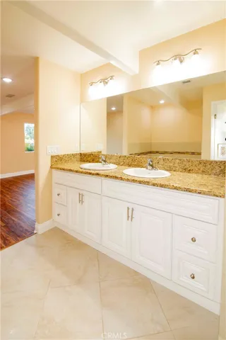 22336 Saticoy, Canoga Park, California 91303
