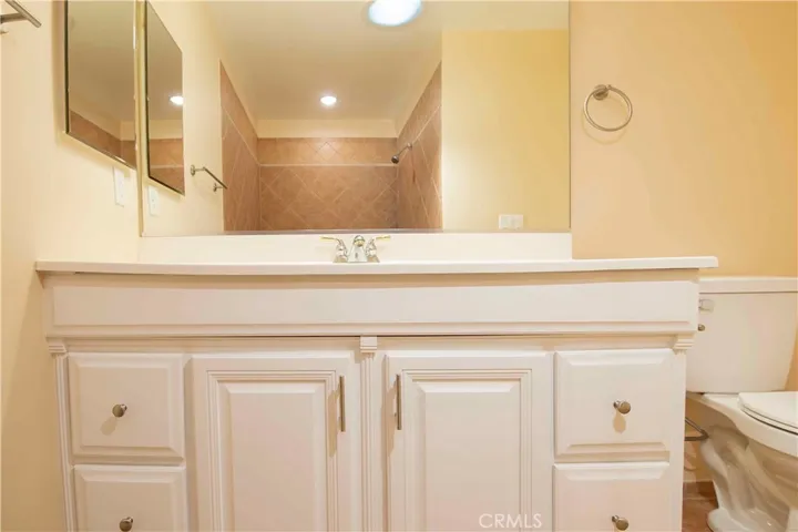 22336 Saticoy, Canoga Park, California 91303
