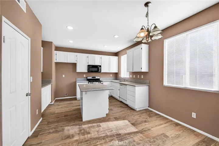 13889 Misty, Victorville, California 92392