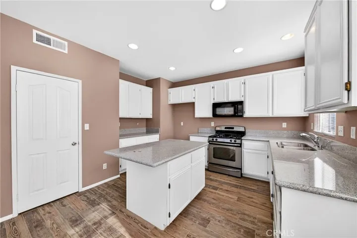 13889 Misty, Victorville, California 92392