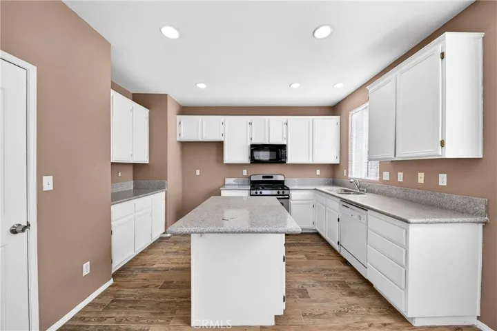 13889 Misty, Victorville, California 92392