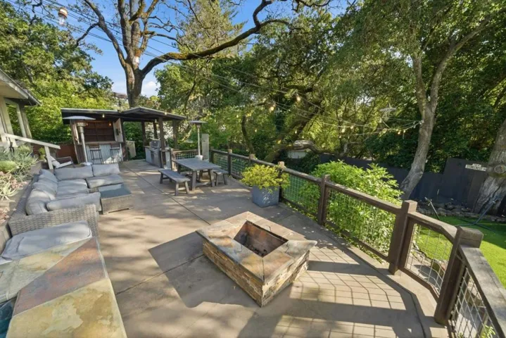 50 Oakcrest Court, Napa, California 94558