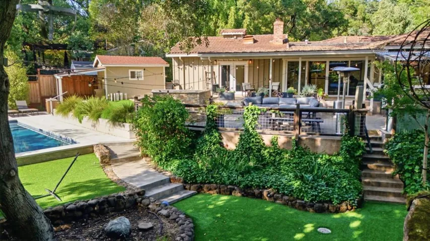 50 Oakcrest Court, Napa, California 94558