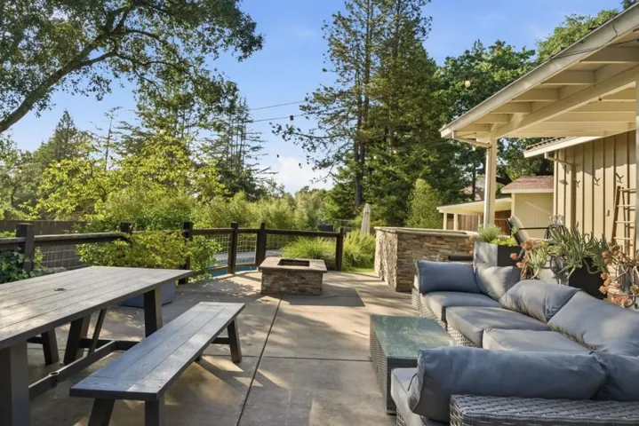 50 Oakcrest Court, Napa, California 94558