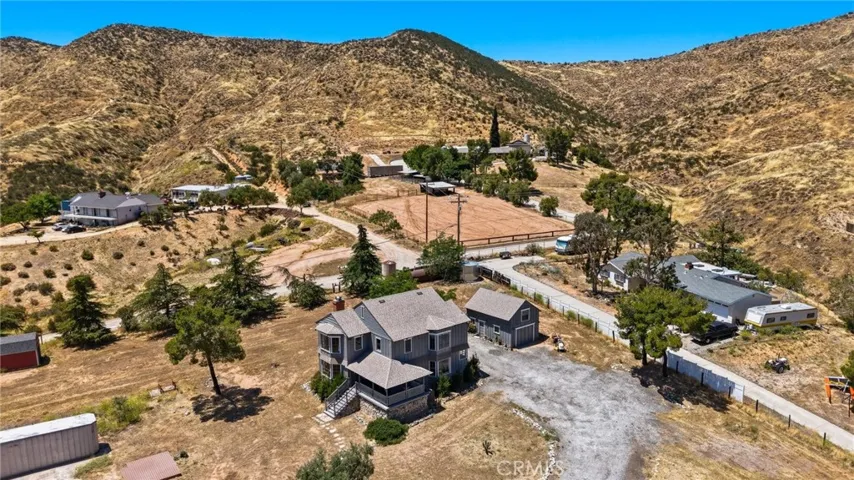 10821 Los Jordans, Agua Dulce, California 91390