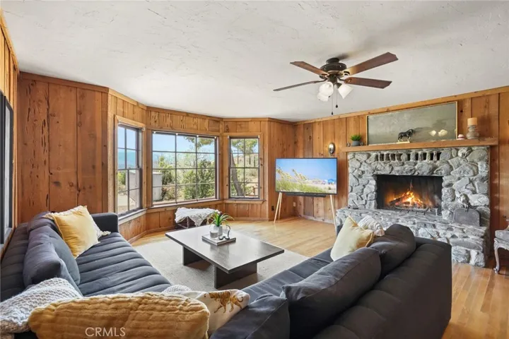 10821 Los Jordans, Agua Dulce, California 91390