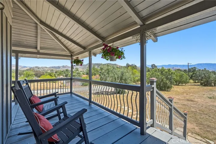 10821 Los Jordans, Agua Dulce, California 91390