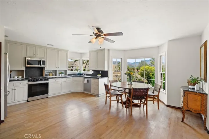 10821 Los Jordans, Agua Dulce, California 91390
