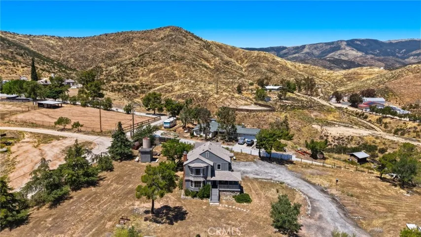 10821 Los Jordans, Agua Dulce, California 91390