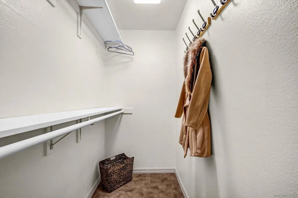 Walk-in Closet