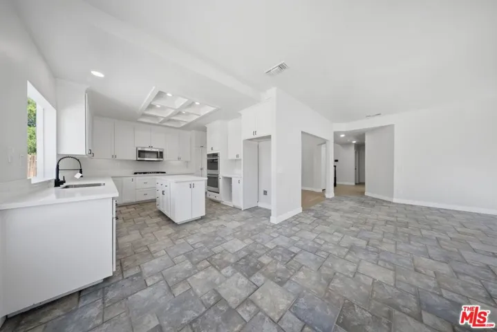 337 Morningside Terrace, Palmdale, California 93551