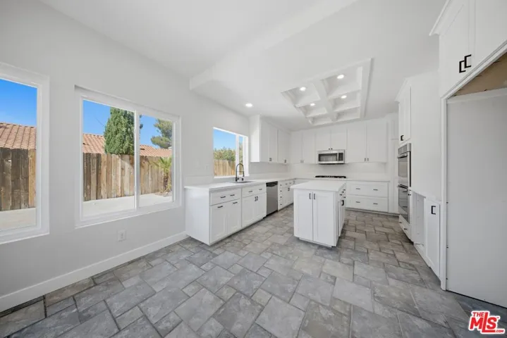 337 Morningside Terrace, Palmdale, California 93551