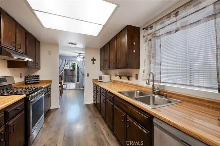2389 S Reservoir St, Pomona Kitchen