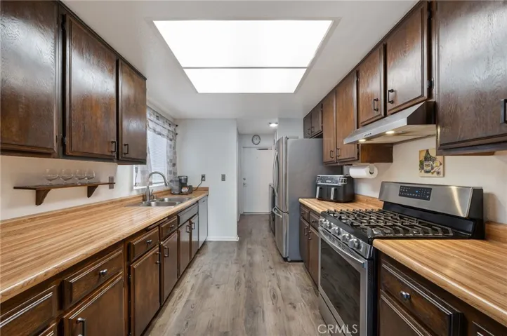 2389 S Reservoir St, Pomona Kitchen