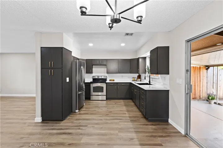 621 S Palm Avenue E, Hemet, California 92543