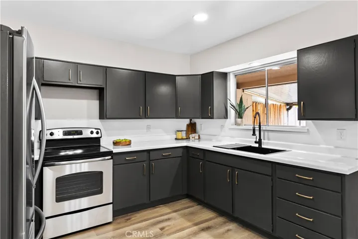 621 S Palm Avenue E, Hemet, California 92543