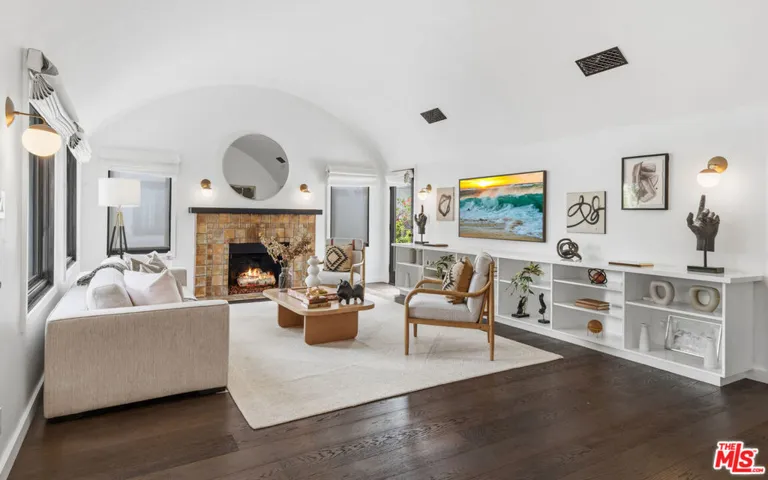 429 N Arden Boulevard, Los Angeles, California 90004