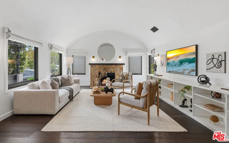 429 N Arden Boulevard, Los Angeles, California 90004