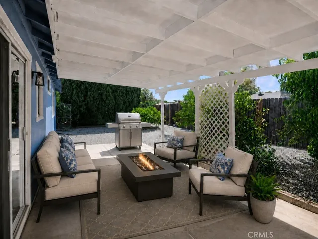 patio v staged
