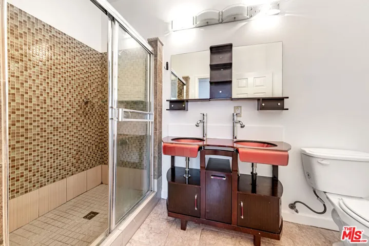 832 S Catalina Street, Los Angeles, California 90005