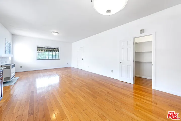 832 S Catalina Street, Los Angeles, California 90005