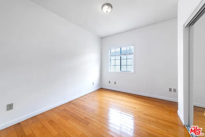 832 S Catalina Street, Los Angeles, California 90005