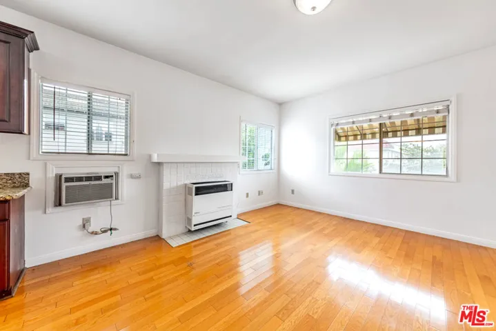 832 S Catalina Street, Los Angeles, California 90005