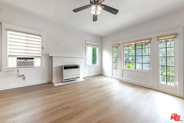 832 S Catalina Street, Los Angeles, California 90005