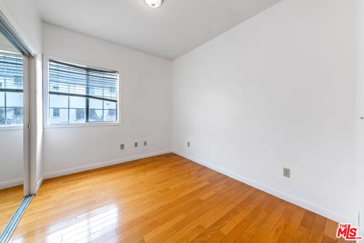 832 S Catalina Street, Los Angeles, California 90005