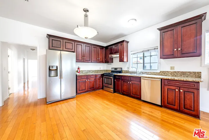 832 S Catalina Street, Los Angeles, California 90005