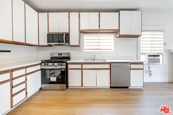 832 S Catalina Street, Los Angeles, California 90005