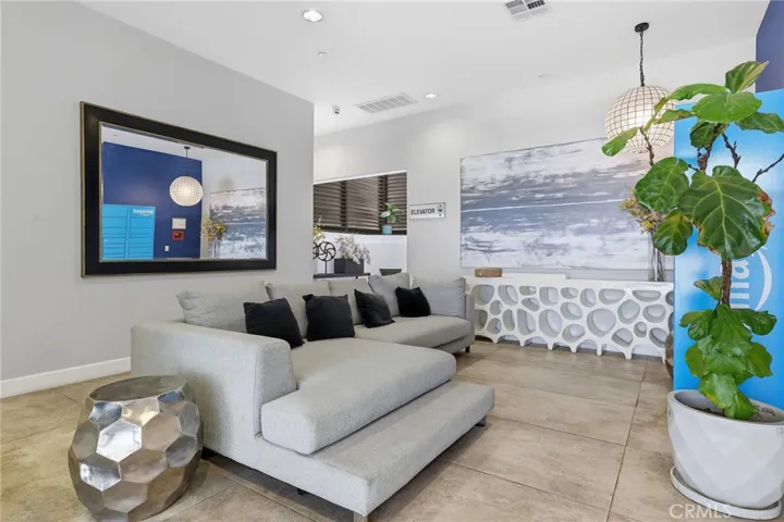 118 S Kenwood Street 407, Glendale, California 91205