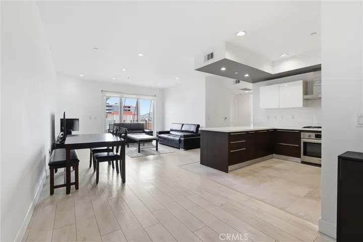 118 S Kenwood Street 407, Glendale, California 91205