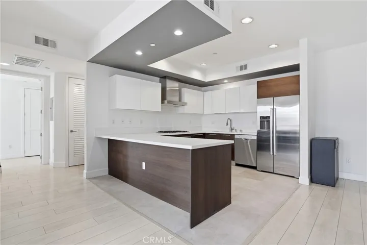 118 S Kenwood Street 407, Glendale, California 91205