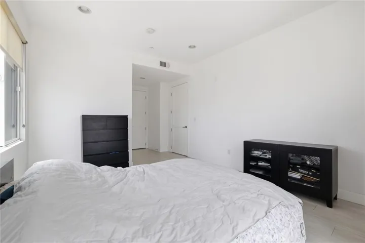 118 S Kenwood Street 407, Glendale, California 91205