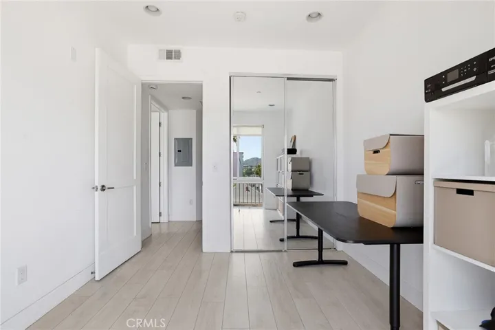 118 S Kenwood Street 407, Glendale, California 91205
