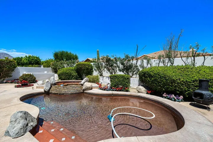 32-web-or-mls-AMCastle_OPMG_0526_032
