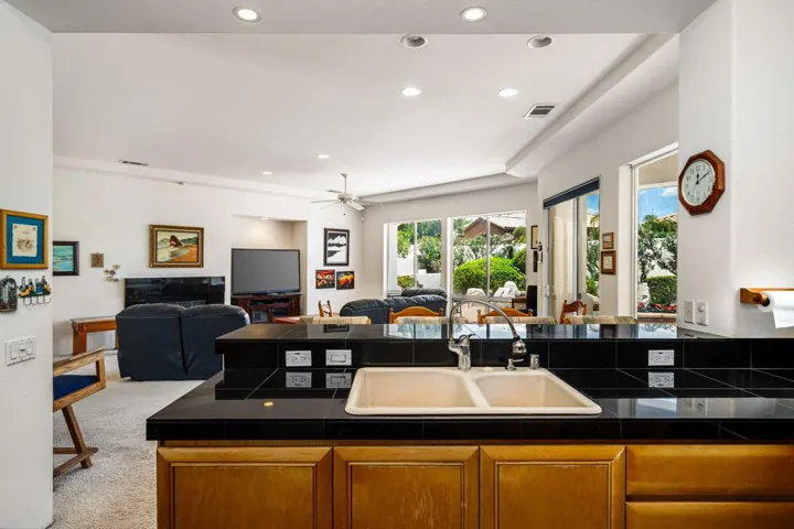 24-web-or-mls-AMCastle_OPMG_0526_024