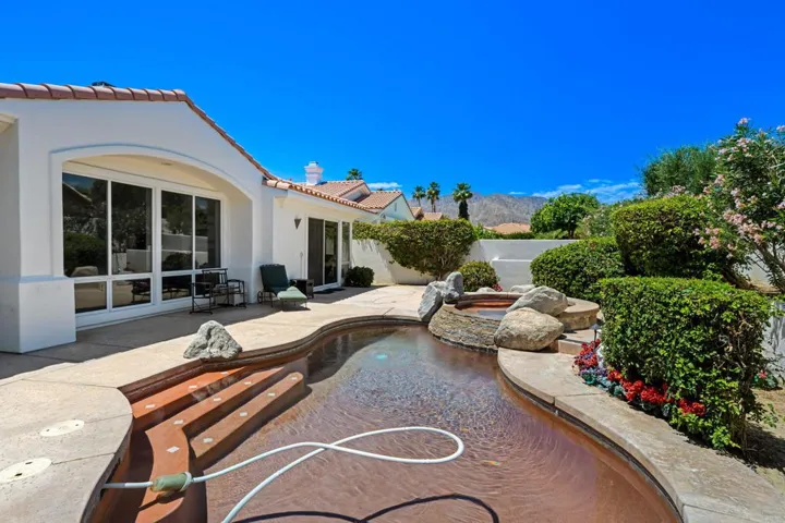 37-web-or-mls-AMCastle_OPMG_0526_037