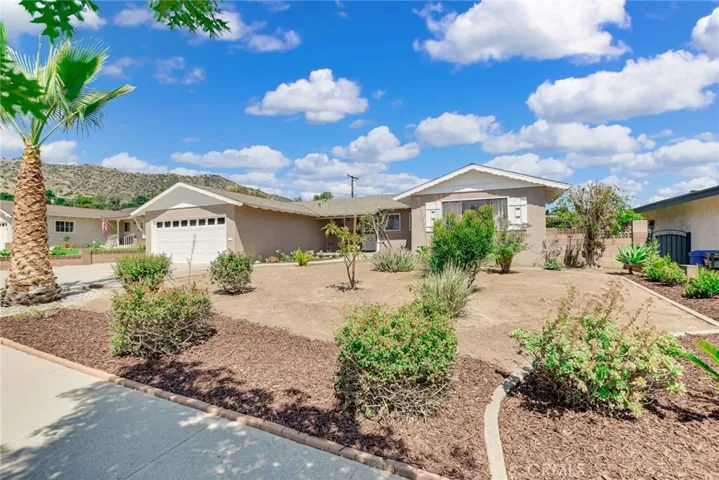 1146 N Soldano Road, Azusa, California 91702