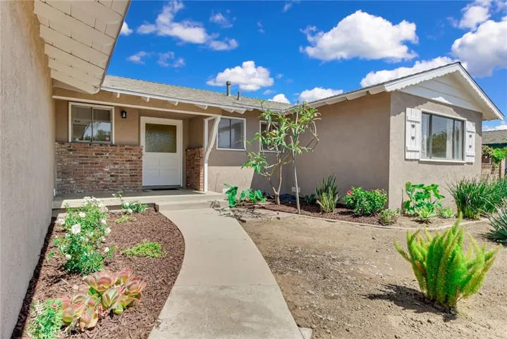 1146 N Soldano Road, Azusa, California 91702