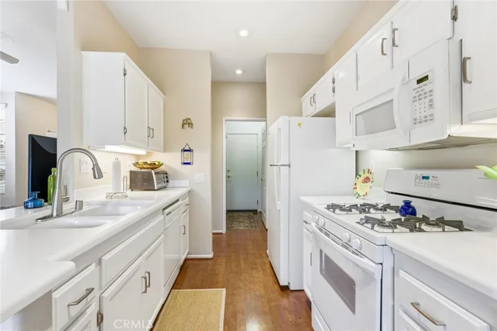 837 Rubi Court, San Jacinto, California 92583