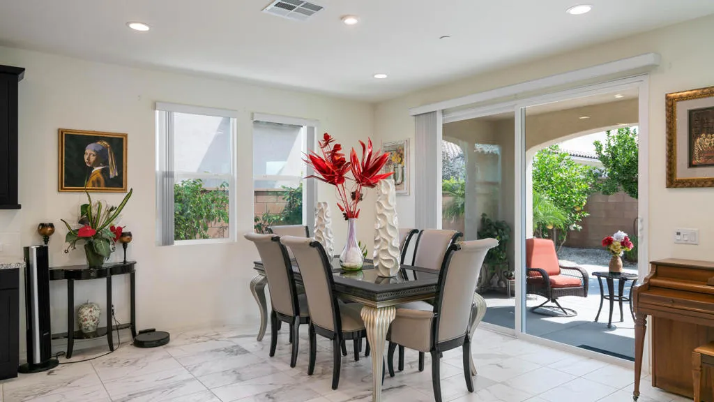 Formal Dining